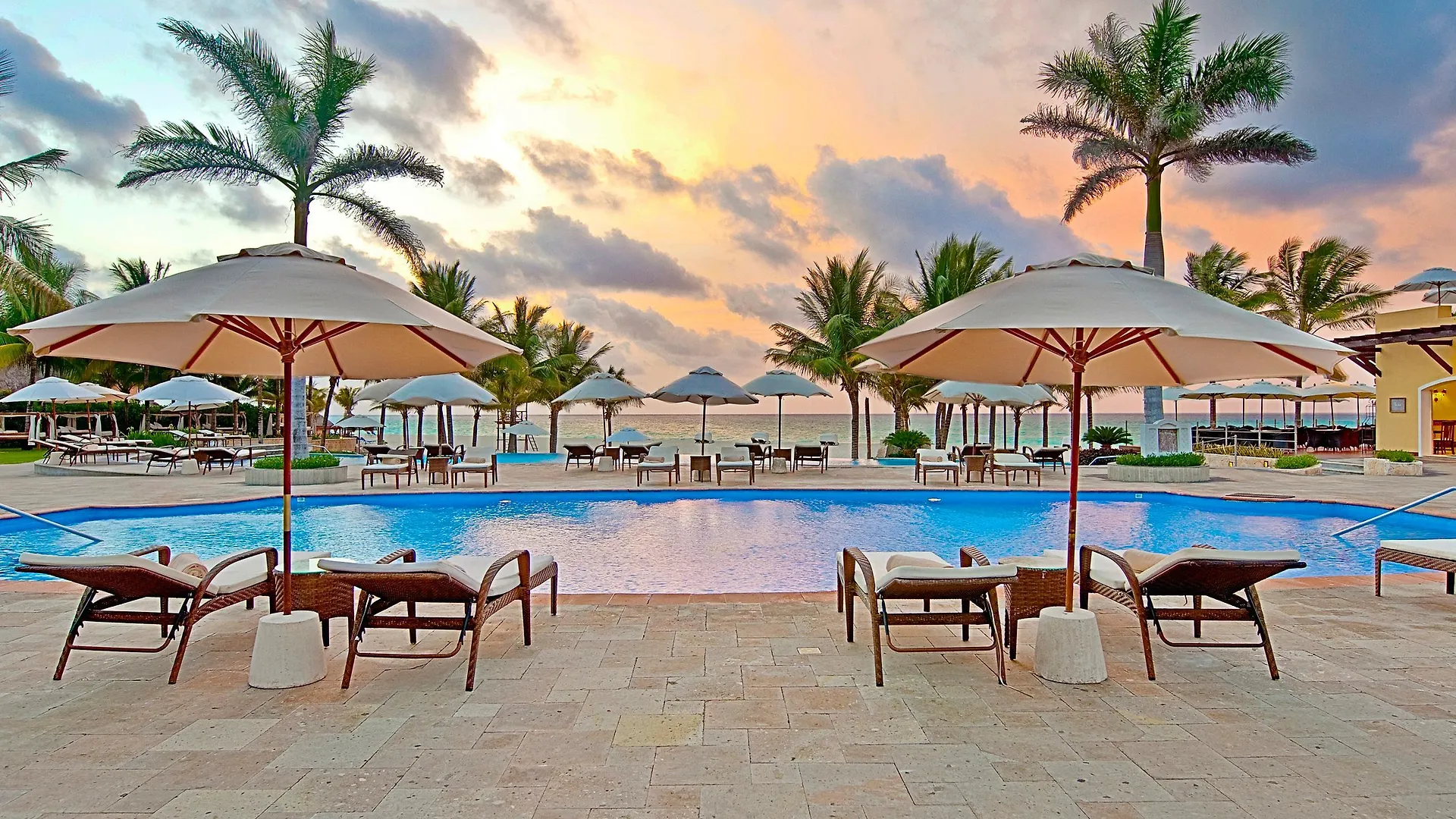 *****  Royal Hideaway Playacar All-Inclusive Adults Only Resort Playa del Carmen Meksyk